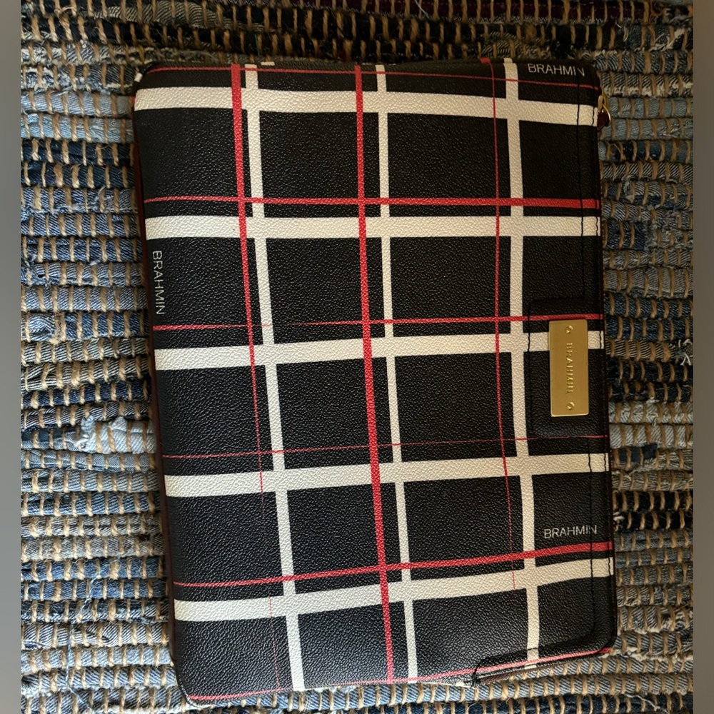 Large Brahmin clutch